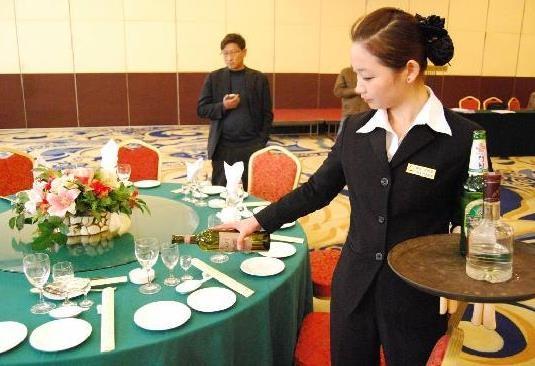 想要开餐厅，不会培训员工？做到这几点，餐饮服务不用愁！